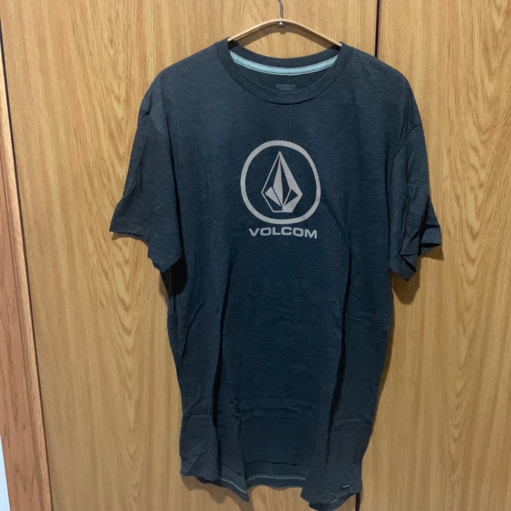 Volcom T Shirt size XL